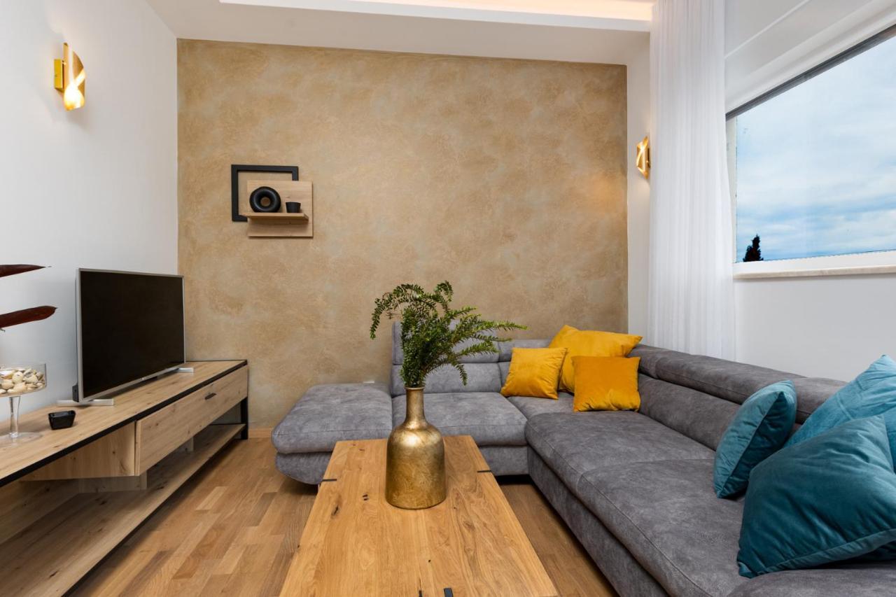 Apartment Muzini Malinska Exteriör bild